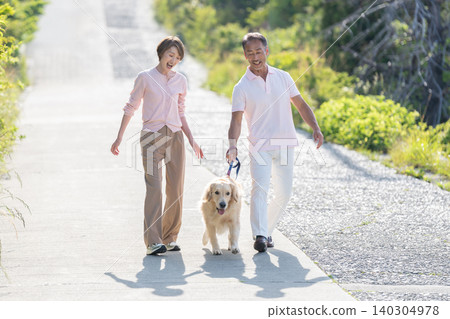 遛的資深夫婦狗 140304978