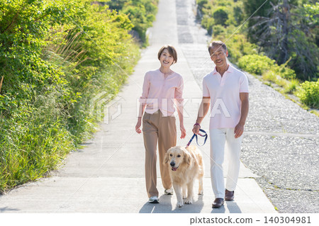 遛的資深夫婦狗 遛的資深夫婦狗 140304981