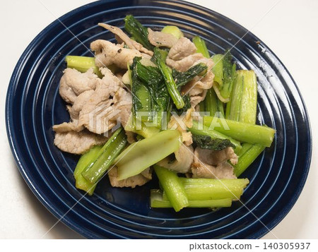 Stir-fried komatsuna (Japanese mustard spinach), home-cooked meal by my wife, dinner enjoyed at home, happy family Stir-fried komatsuna (Japanese mustard spinach), home-cooked meal by my wife, dinner enjoyed at home, happy family 140305937