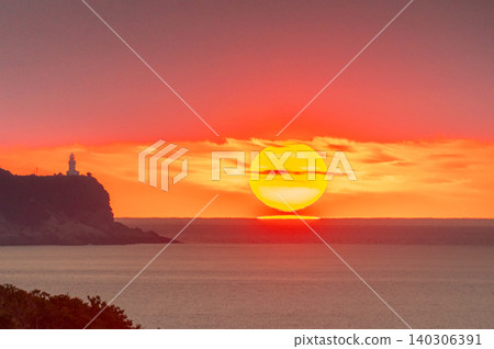 Sunset over the East China Sea, evening scenery, Yakushima Island where gods reside (winter) Sunset over the East China Sea, evening scenery, Yakushima Island where gods reside (winter) 140306391
