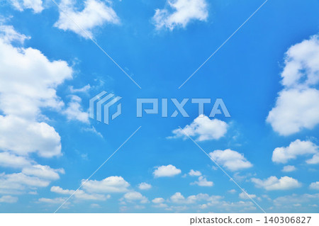 夏天藍天和雲彩 夏天藍天和雲彩 140306827