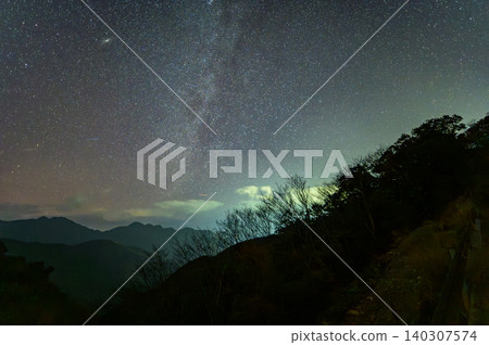 銀河星空景觀,屋久島,眾神居住的島嶼(冬季) 銀河星空景觀,屋久島,眾神居住的島嶼(冬季) 140307574