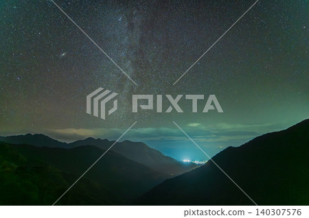 銀河星空景觀,屋久島,眾神居住的島嶼(冬季) 銀河星空景觀,屋久島,眾神居住的島嶼(冬季) 140307576