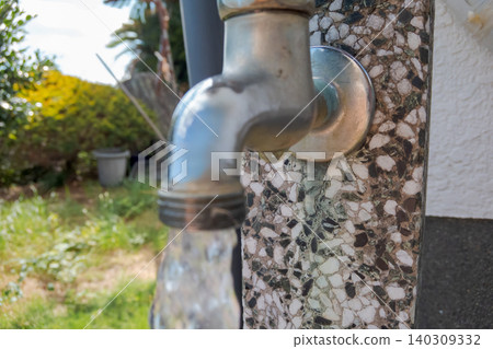 faucet, spigot, garden 140309332