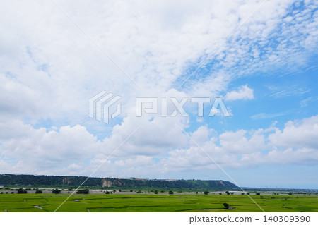 Fields and Mountains Fields and Mountains 140309390