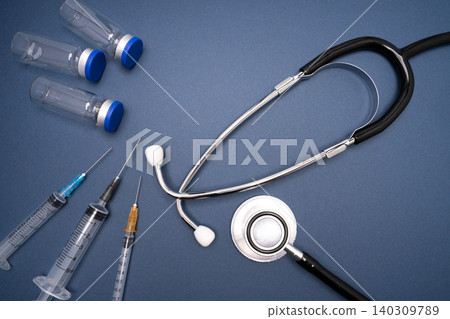 一張採用藍黑配色方案的醫學影像,用來代表醫療保健產業。 一張採用藍黑配色方案的醫學影像,用來代表醫療保健產業。 140309789