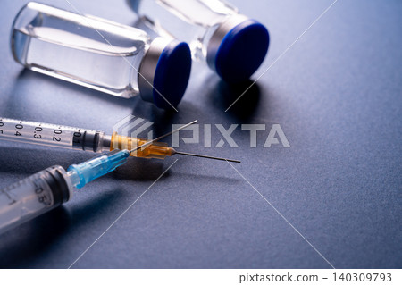 以藍色和透明色為主的配色方案,適用於醫學研究。 以藍色和透明色為主的配色方案,適用於醫學研究。 140309793