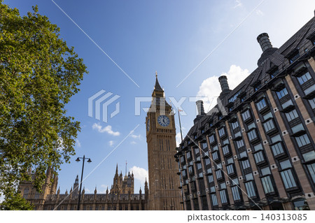 Big Ben clock tower and government buildings in London city center 140313085