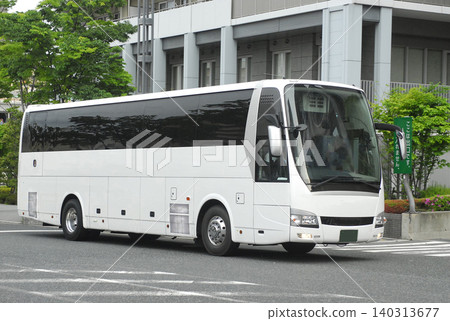 Mitsubishi Fuso Aero Queen highway bus, white Mitsubishi Fuso Aero Queen highway bus, white 140313677