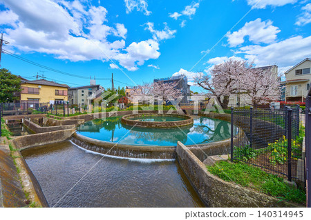 View to the east from the Kuji Cylindrical Water Distribution Facility (Negata-bori) in Kawasaki City, Kanagawa Prefecture in spring. View to the east from the Kuji Cylindrical Water Distribution Facility (Negata-bori) in Kawasaki City, Kanagawa Prefecture in spring. 140314945