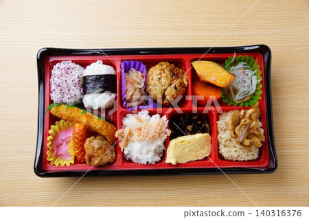 Makunouchi lunch 140316376