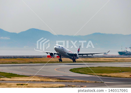 Landing plane Landing plane 140317091