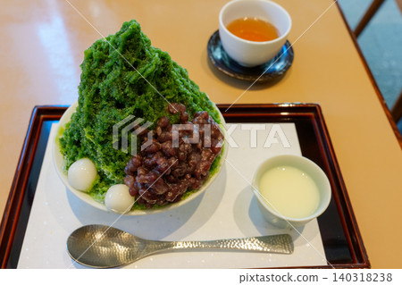 夏季日式甜點:宇治金時刨冰 夏季日式甜點:宇治金時刨冰 140318238