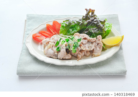 鹽焗雞胸肉 140318469
