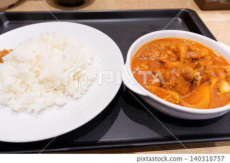 松屋新式番茄塊雞肉咖哩 松屋新式番茄塊雞肉咖哩 140318757