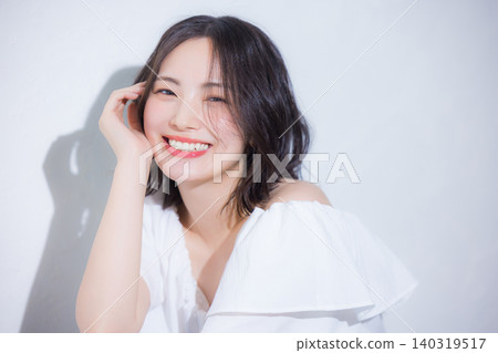 年輕女性的美麗形象 年輕女性的美麗形象 140319517