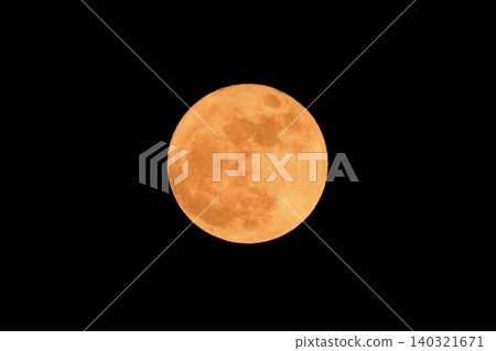 Full moon floating in the night sky Full moon floating in the night sky 140321671