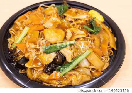 Delicious Gomoku bean paste fried noodles Delicious Gomoku bean paste fried noodles 140323596