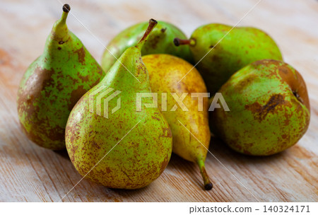 Ripe green pears Ripe green pears 140324171