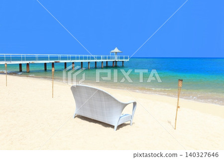 [Okinawa Prefecture] Fusaki Beach Pier on a clear, sunny day (Ishigaki Island) 140327646