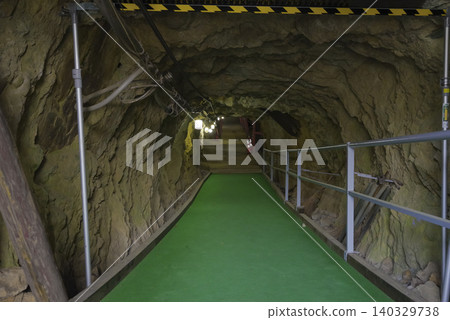 位於長野縣的松代造山地下掩體內部 140329738