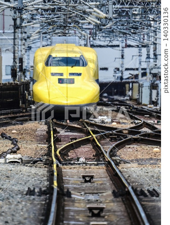 Doctor Yellow departing for Torikai Train Depot at Shin-Osaka Station Doctor Yellow departing for Torikai Train Depot at Shin-Osaka Station 140330136