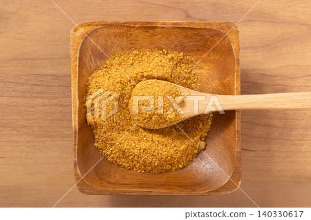 Yellow chili powder Yellow chili powder 140330617