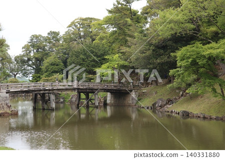 彥根城玄久樂樂園的景色,是琵琶湖八景之一,正在申請世界遺產地位。 彥根城玄久樂樂園的景色,是琵琶湖八景之一,正在申請世界遺產地位。 140331880