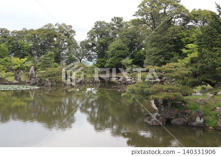 彥根城玄久樂樂園的景色，是琵琶湖八景之一，正在申請世界遺產地位。 140331906