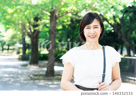 middle-aged women commuting to work 140332533