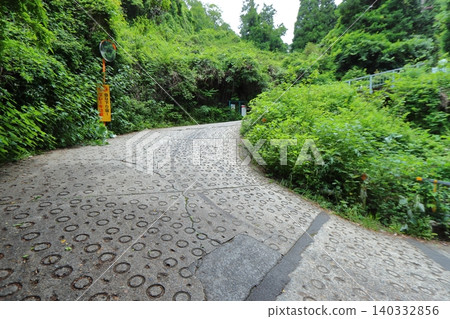 日本最陡峭的山口:308號國道上的倉駱峠(大阪府東大阪市) 日本最陡峭的山口:308號國道上的倉駱峠(大阪府東大阪市) 140332856