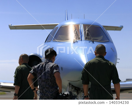 日本航空自衛隊軍官和U-125A 日本航空自衛隊軍官和U-125A 140334230