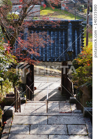Autumn approach to a temple in Kamitakano, northern Kyoto. 140335980