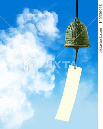 夏日的天空，積雨雲，風鈴（南部鐵器） 140336068