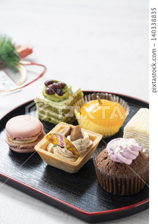 New Year's Mini Cakes New Year's Mini Cakes 140338835