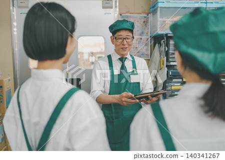 supermarket, morning assembly, backyard 140341267
