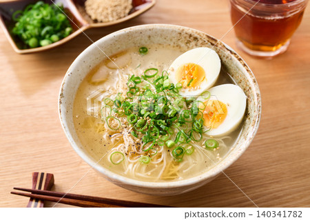 清爽鹹味素麵 清爽鹹味素麵 140341782