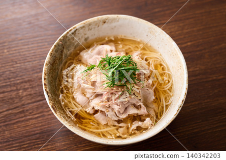 清爽的豬肉涮涮鍋素麵 140342203