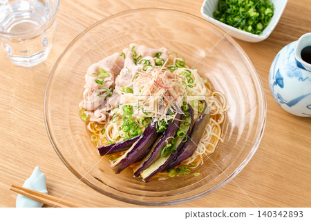 Refreshing pork shabu-shabu somen noodles Refreshing pork shabu-shabu somen noodles 140342893