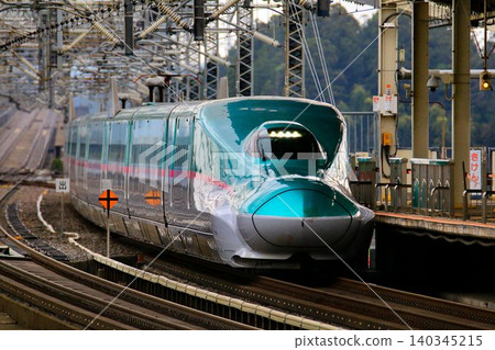 東北新幹線那須鹽原站的 E5 / H5 系列 東北新幹線那須鹽原站的 E5 / H5 系列 140345215