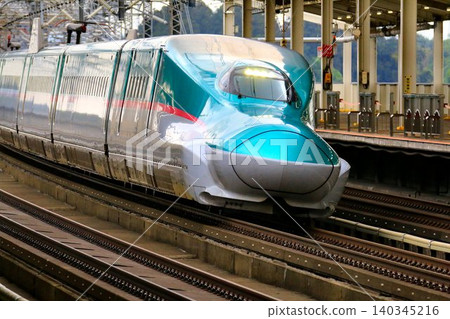 東北新幹線那須鹽原站的 E5 / H5 系列 東北新幹線那須鹽原站的 E5 / H5 系列 140345216