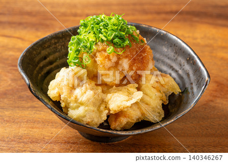 鳥天婦羅：外皮酥脆的美味雞肉天婦羅，是大分縣的特產。 140346267