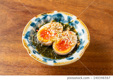 關東水煮蛋:關東煮中常見的食材,能夠吸收湯汁的美味。 關東水煮蛋:關東煮中常見的食材,能夠吸收湯汁的美味。 140346567