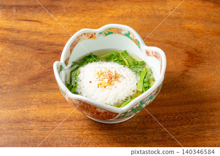Oden with Chrysanthemum Greens: A flavorful oden dish featuring fragrant broth and chrysanthemum greens. Oden with Chrysanthemum Greens: A flavorful oden dish featuring fragrant broth and chrysanthemum greens. 140346584