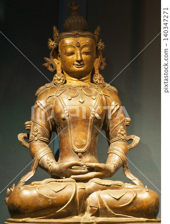 Gilt Bronze Statue of Vairocana 140347271