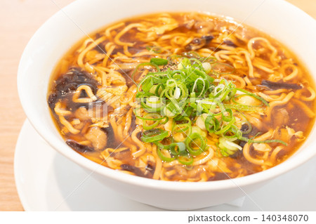 美味的酸麵條 140348070