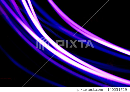紫色光線影像 140351729