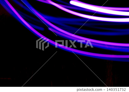 紫色光線影像 紫色光線影像 140351732