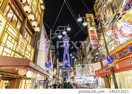 大阪夜景:大阪府大阪市新世界、通天閣本通 大阪夜景:大阪府大阪市新世界、通天閣本通 140351821