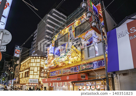 大阪夜景:大阪府大阪市新世界、通天閣本通 大阪夜景:大阪府大阪市新世界、通天閣本通 140351823